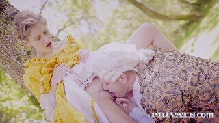 Tiffany Tatum a borotvált bulkeszos kicsike didkós megbaszott hercegnő