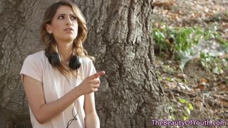 Alexa Grace tinédzser bulkesza forrón dörzsölődik lesbi szerelmében