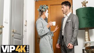 Az szépkorú világos szőke francia mami újra csábít tini fickót