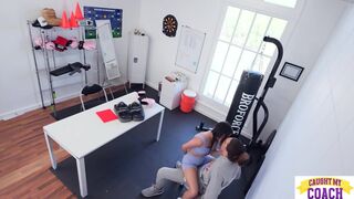 Kylie Rocket önbizalom-löketre vágyik, amit csak Bruce Venture gigantikus faszával tud megadni - 2. évad 3. rész