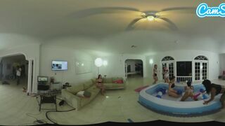 Forró fiatal latinák olajos lesbi birkózása méretes popós nevelő testvéreikkel vr-ben