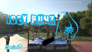 Forró fantasy harc gigászi keblű tinédzser bombázókkal