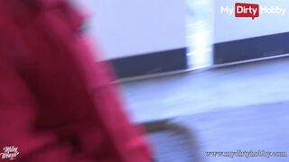 Parkolóban nyilvános kúrás és spriccelős élvezet