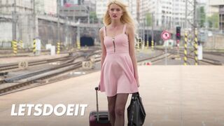 Világos Szőke Bree Haze kíméletlen szeretkezés külföldön Neeo óriás faszával