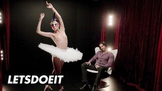 Gyöngéd fetis bujálkodás maszkos fiatal csajjal jessica x-től