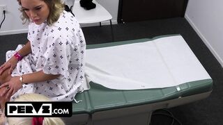 Mimi Monet orbitális popsis kívánatos a bazinagy farkú orvosnál a rendelőben