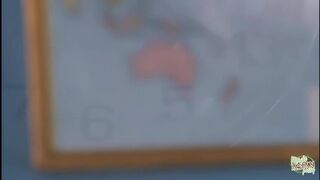 Pajkos csoki spiné csábítja professzorát és izgatottan tárt kínálja ázsiai puncáját a farkára