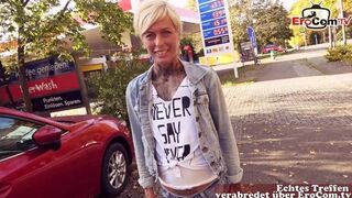 Utcán pásztoróra német benzinállomáson: pov milf oboázás