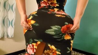 Crystal Lust bazinagy popsikás milf-et megdúgják egy szextől füstölgő hotelszobában