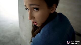 Carmen Rae kicsike pinája erőszakos dugásba keveredik a castingon