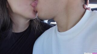 Autóban kúrás egy bájos csajjal, a valaga egyszerűen lenyűgöző!